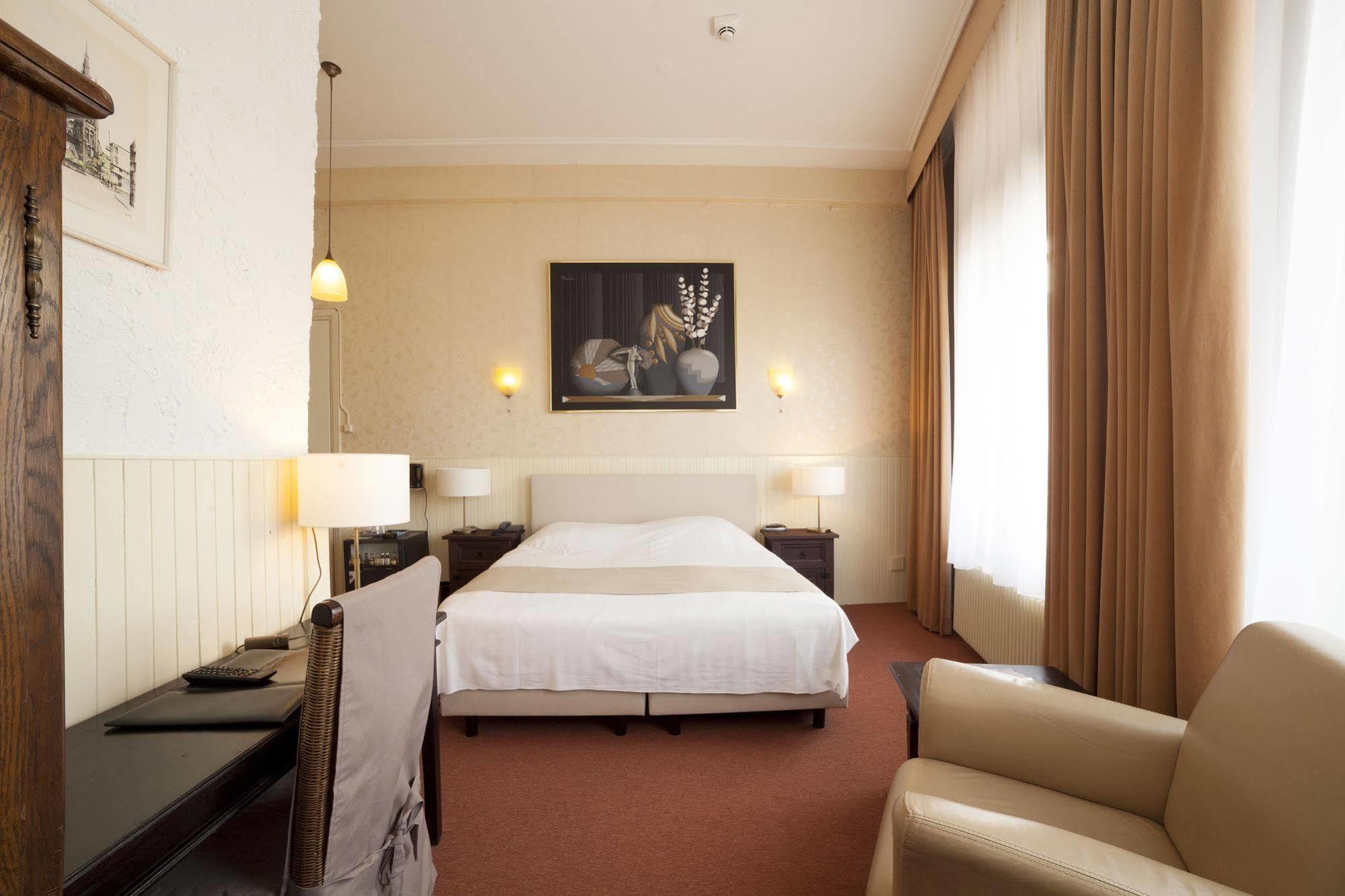 Hotel Дордрехт Экстерьер фото