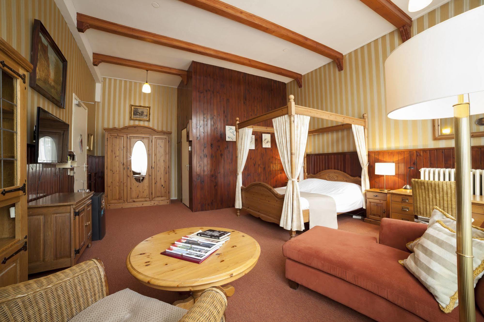 Hotel Дордрехт Экстерьер фото
