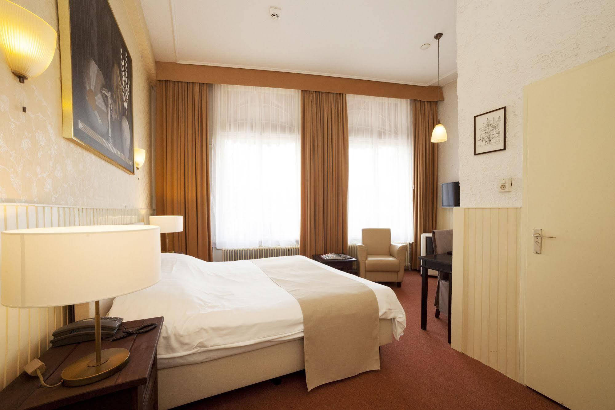 Hotel Дордрехт Экстерьер фото