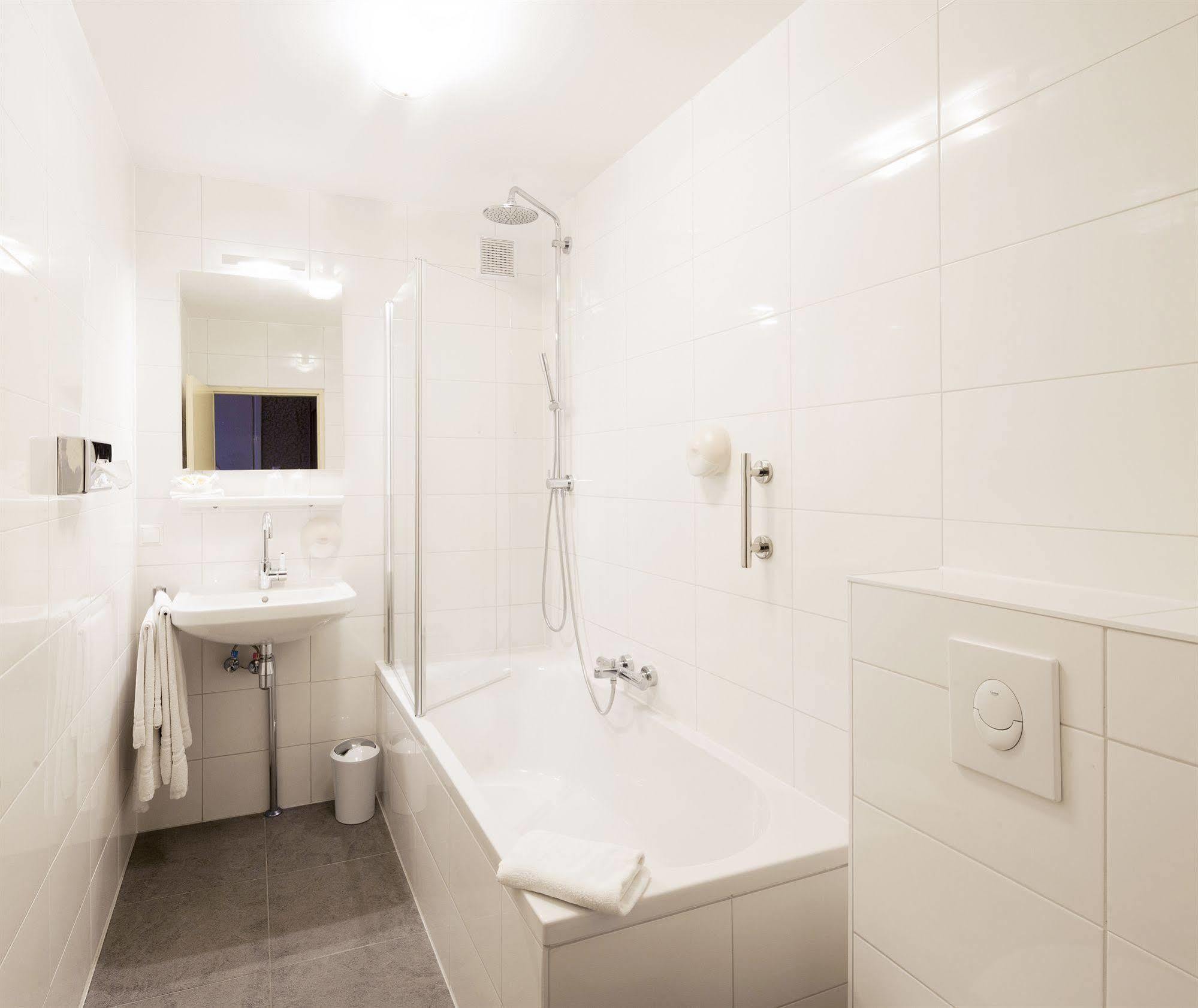Hotel Дордрехт Экстерьер фото